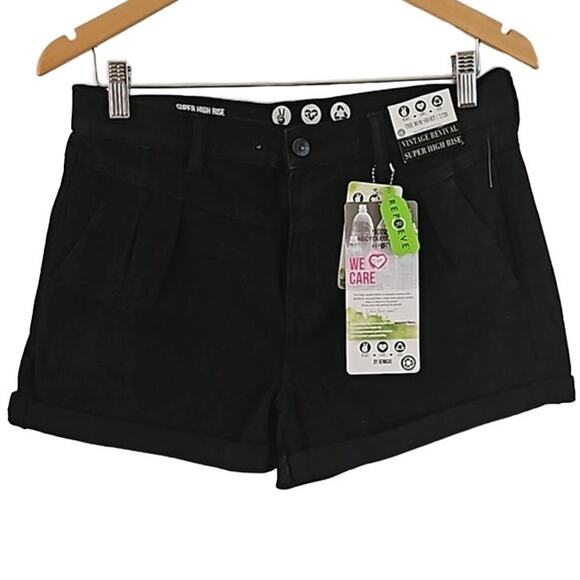 Vintage Revival “The Mom” Super High Rise Black Denim Shorts - Size 7/28 NWT - Picture 5 of 6